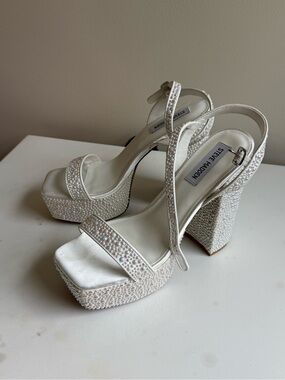 Steve Madden White Pearl & Crystal Platform Sandals